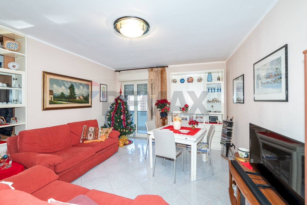 Sala da pranzo - Trilocale Viale Librino
 
14, Catania - foto 1