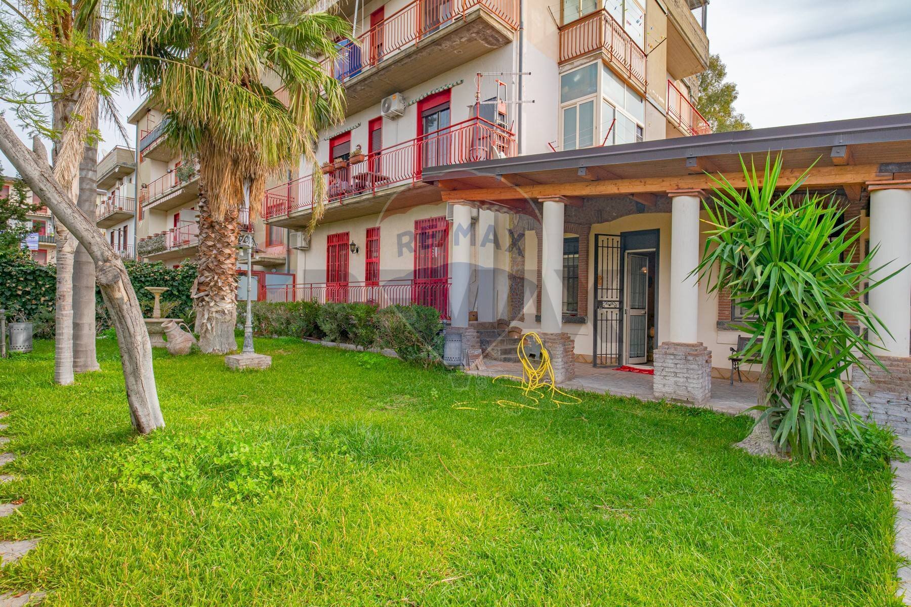 Edificio all\'aperto - Trilocale VIA SARDEGNA
21, Belpasso - foto 2