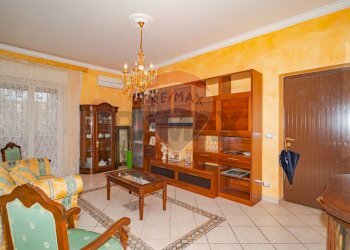 Soggiorno - Three-room apartment VIA SARDEGNA
 
21, Belpasso - photo 22