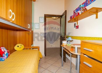 Camera / camera da letto - Three-room apartment VIA SARDEGNA
 
21, Belpasso - photo 32