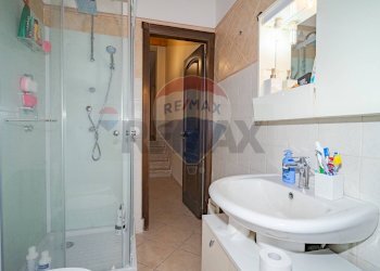 Bagno - Three-room apartment VIA SARDEGNA
 
21, Belpasso - photo 38
