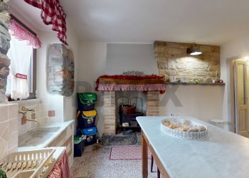 Sala da pranzo - Rustic Località Borgo Magliano
 
32, Fivizzano - photo 14