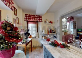 Sala da pranzo - Rustic Località Borgo Magliano
 
32, Fivizzano - photo 15