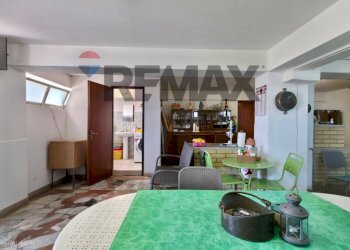 Sala da pranzo - Villa Via Ferdinando Magellano
 
29, Grammichele - photo 106