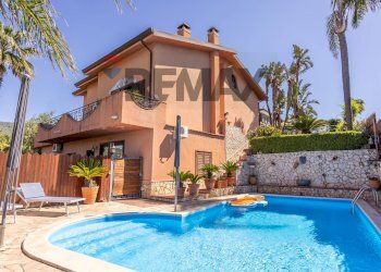 Piscina - Villa Taormina - photo 1