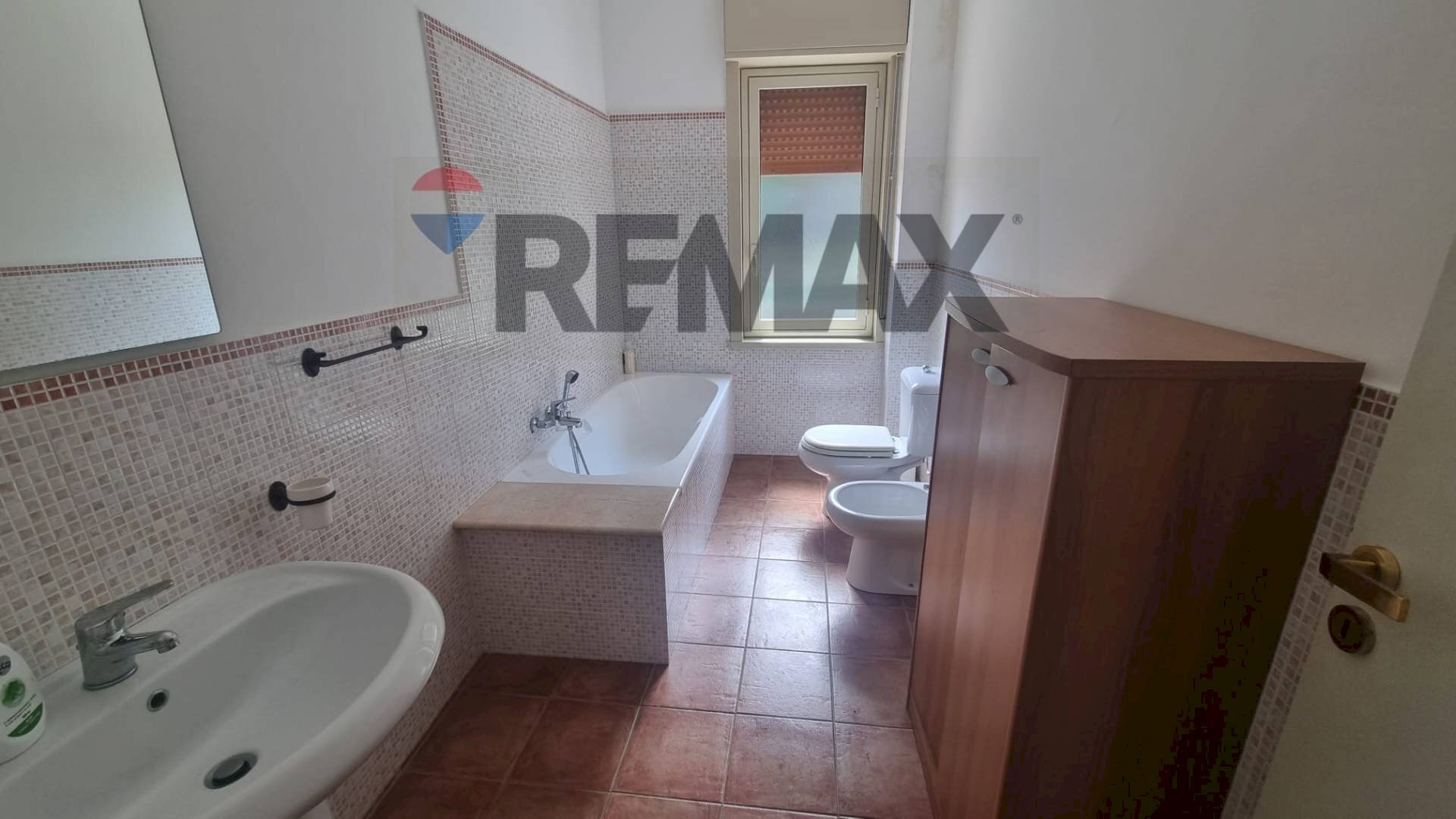 Bagno - Quadrilocale Via Oliveto
 
7, Giardini-Naxos - foto 3