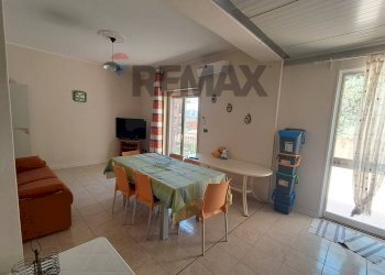 Sala da pranzo - Quadrilocale Via Oliveto
 
7, Giardini-Naxos - foto 4