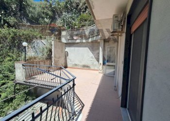 Balcone - Quadrilocale Via Oliveto
 
7, Giardini-Naxos - foto 28