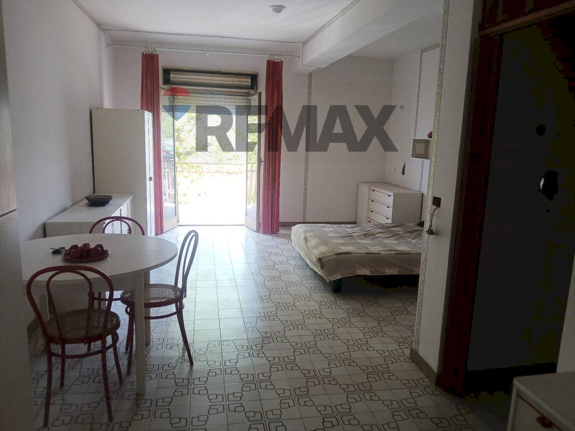 Camera / camera da letto - One-room apartment Via consolare Valeria
 
184, Giardini-Naxos - photo 1