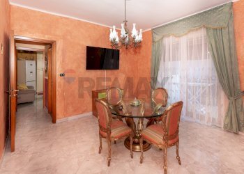 Sala da pranzo - Three-room apartment Via Del Papiro
 
85, Catania - photo 9