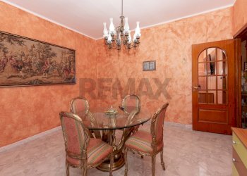 Sala da pranzo - Three-room apartment Via Del Papiro
 
85, Catania - photo 10