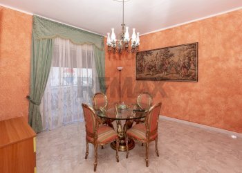 Sala da pranzo - Three-room apartment Via Del Papiro
 
85, Catania - photo 11