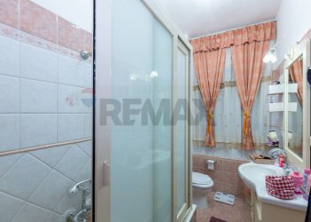 Bagno - Three-room apartment Via Del Papiro
 
85, Catania - photo 15