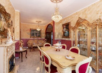 Sala da pranzo - Three-room apartment Via Del Papiro
 
85, Catania - photo 25