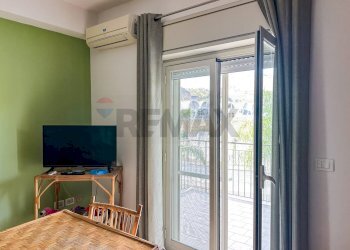 Sala da pranzo - Four-room apartment Viale unità di Italia e delle regioni
 
1, Roccalumera - photo 12