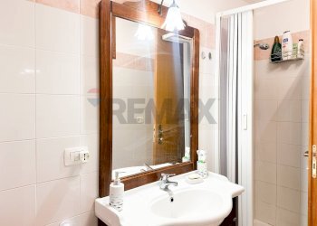 Bagno - Four-room apartment Viale unità di Italia e delle regioni
 
1, Roccalumera - photo 24