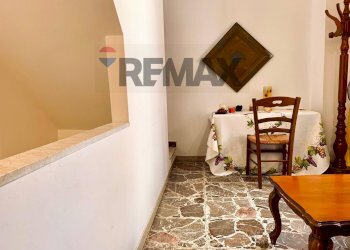 Hall / corridoio - Casa indipendente Via Tagliamento
 
12-14, Mongiuffi Melia - foto 27