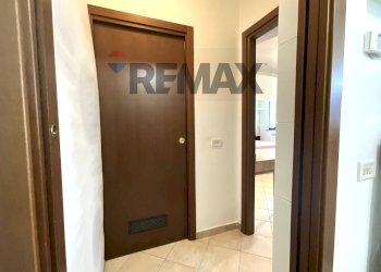 Hall / corridoio - Bilocale Via Sant'Anna
 
22, Arese - foto 6