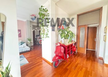 Hall / corridoio - Quadrilocale Via Eridania
 
2170, Stienta - foto 4
