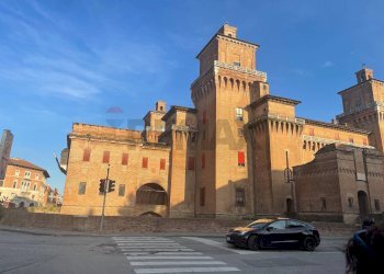 Edificio all\'aperto - Attività Commerciale Ferrara - foto 7
