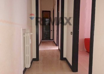 Hall / corridoio - Three-room apartment Via Ariosto
 
41, Mantova - photo 3