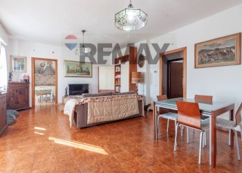 Sala da pranzo - Quadrilocale Via Gregorio Agnini
 
13, Carpi - foto 7