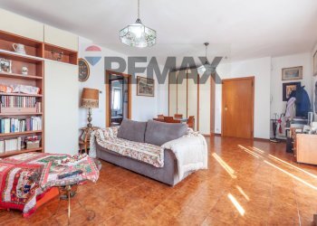 Sala da pranzo - Quadrilocale Via Gregorio Agnini
 
13, Carpi - foto 13