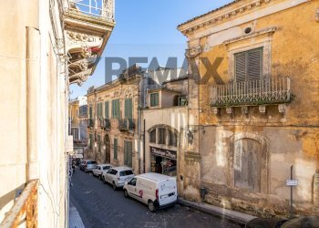 Edificio all\'aperto - Trilocale Via San Sebastiano
 
13, Palazzolo Acreide - foto 19