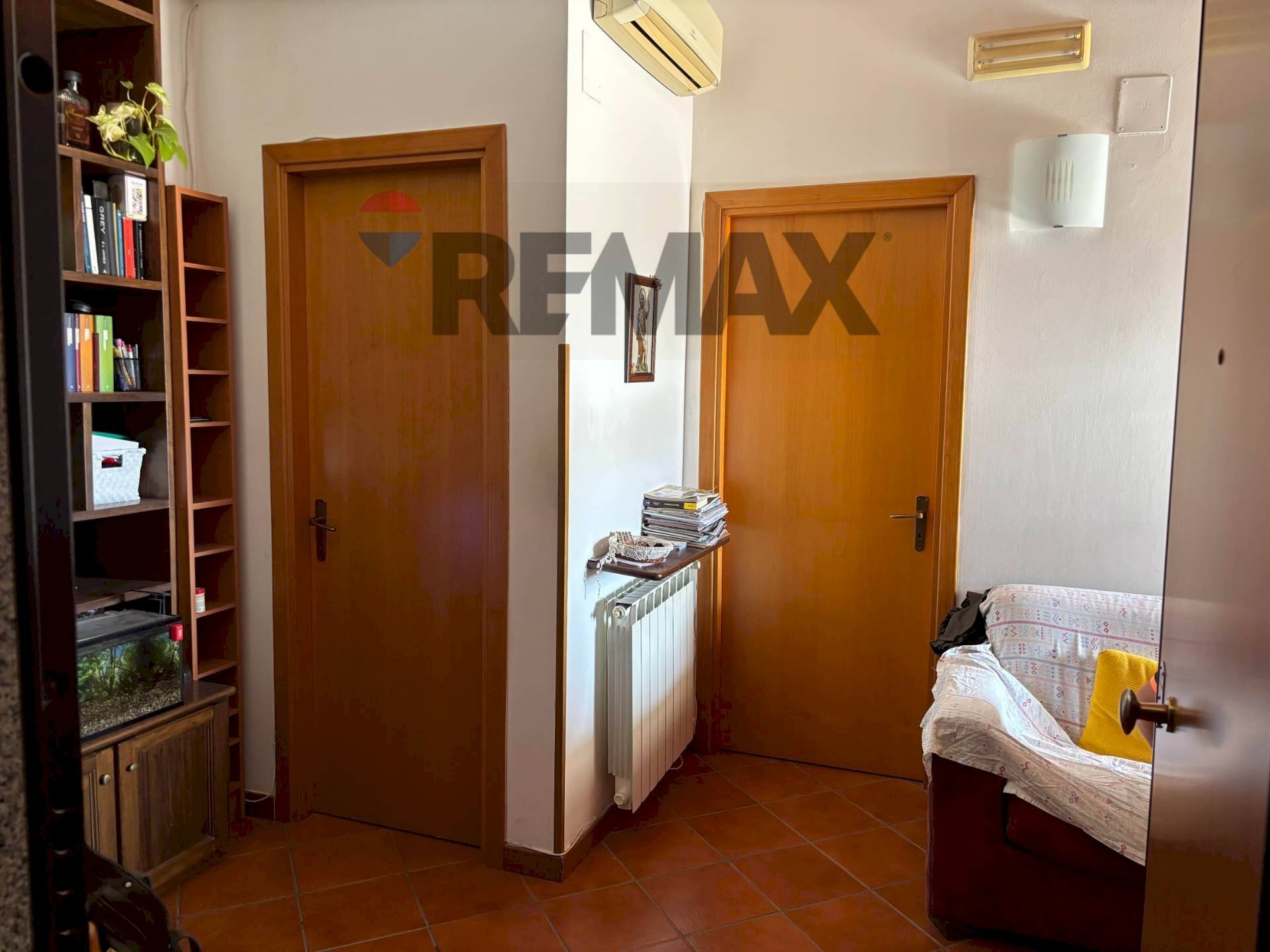 Hall / corridoio - Attic via P. S. Mattarella
 
25, Floridia - photo 3