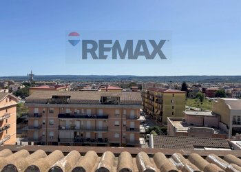 Edificio all\'aperto - Attic via P. S. Mattarella
 
25, Floridia - photo 12