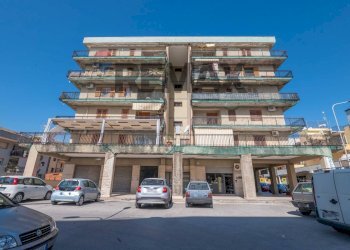 Edificio all\'aperto - Attic via P. S. Mattarella
 
25, Floridia - photo 17