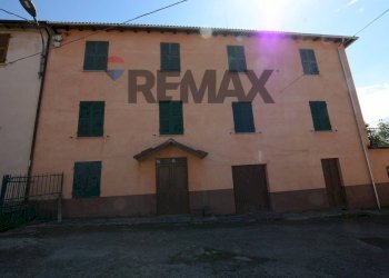 Edificio all\'aperto - Semi-detached house Via Sotto Torre
 
14, Cengio - photo 2