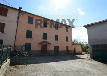 Edificio all\'aperto - Semi-detached house Via Sotto Torre
 
14, Cengio - photo 1
