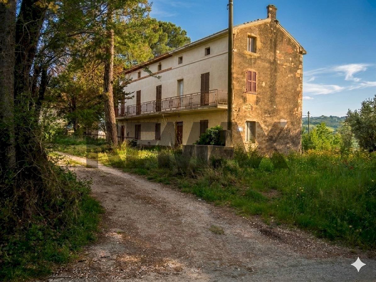 Edificio all\'aperto - Rustico Contrada Pianibbie Ripitella
 
37, Casoli - foto 1