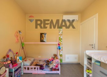 Camera / camera da letto - Trilocale VIA RASARIO
 
2B, Novara - foto 21