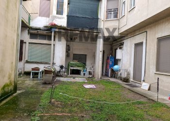 Giardino - Casa semi indipendente via saffi
 
10, Sannazzaro de' Burgondi - foto 2