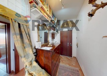 Hall / corridoio - Three-room apartment Via Ungaretti
 
5, Albuzzano - photo 17