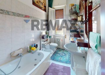 Bagno - Three-room apartment Via Ungaretti
 
5, Albuzzano - photo 19