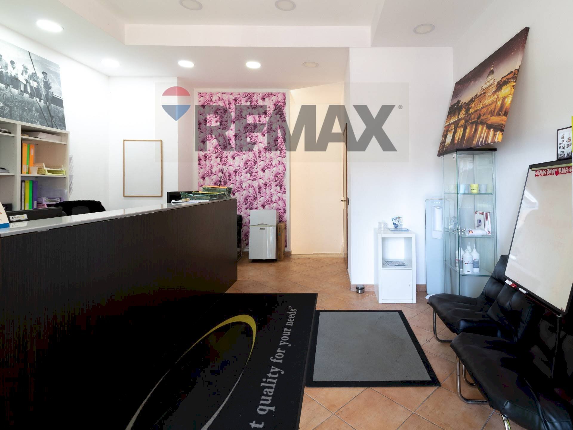 Soggiorno - Shop Via Giarre
 
75, Roma - photo 1