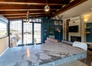 Sala da pranzo - Casa semi indipendente Via Dell' Acqua Vergine
 
170, Roma - foto 20