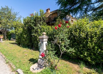 Giardino - Casa semi indipendente Via Dell' Acqua Vergine
 
170, Roma - foto 46
