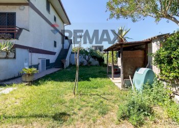 Giardino - Casa semi indipendente Via Dell' Acqua Vergine
 
170, Roma - foto 47