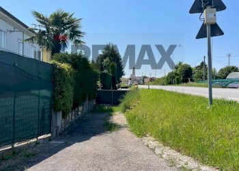 Giardino - Trilocale via padova bassano
 
23, Piazzola sul Brenta - foto 7