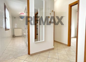 Hall / corridoio - Trilocale via padova bassano
 
23, Piazzola sul Brenta - foto 8