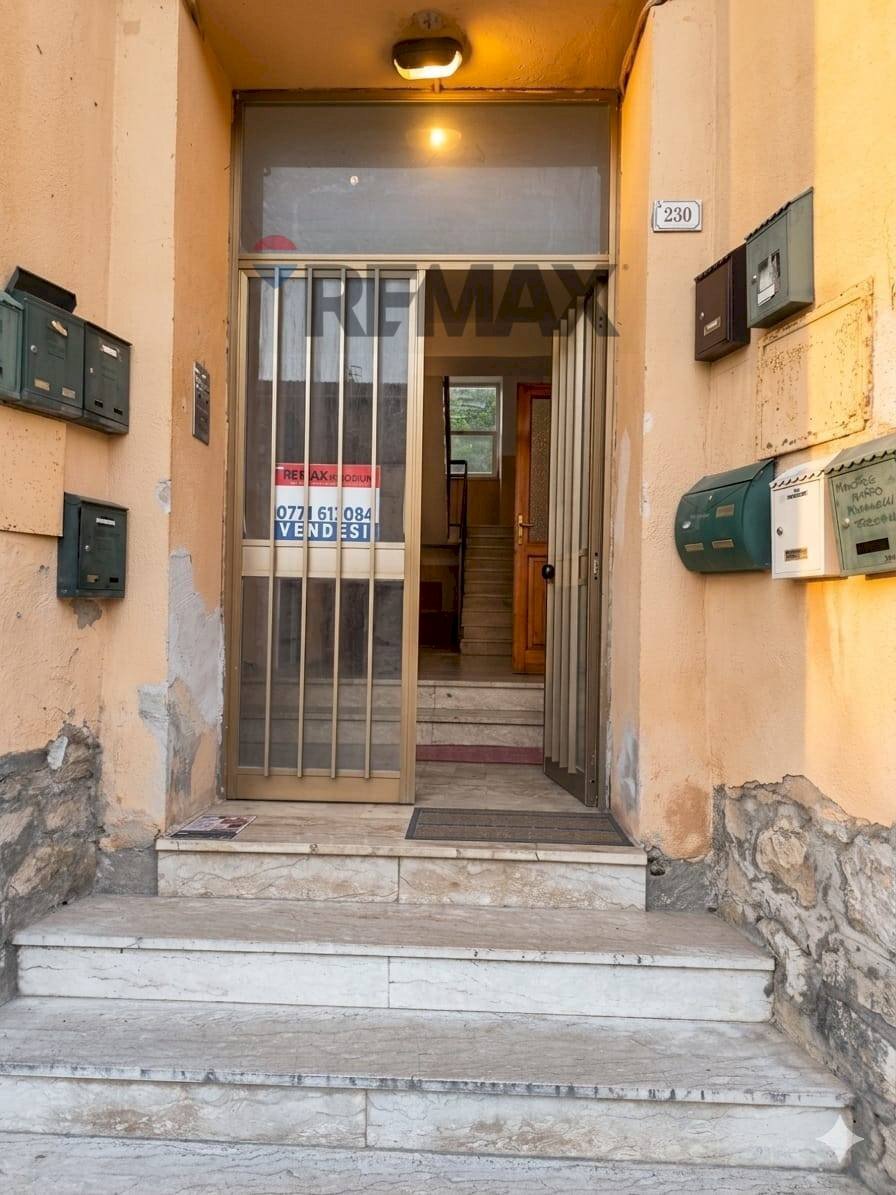 Edificio all\'aperto - Bilocale Santi Cosma e Damiano - foto 2