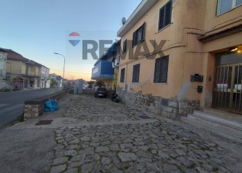 Edificio all\'aperto - Bilocale Santi Cosma e Damiano - foto 1