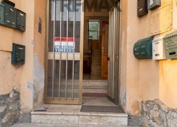 Edificio all\'aperto - Bilocale Santi Cosma e Damiano - foto 2