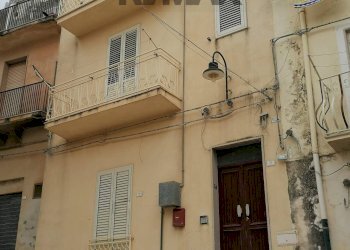 Edificio all\'aperto - Casa indipendente via S. Silvestro
 
21, Chiaramonte Gulfi - foto 3