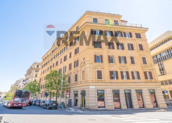 Edificio all\'aperto - Quadrilocale Via Taranto
 
6, Roma - foto 2