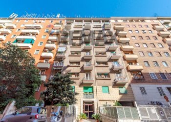Edificio all\'aperto - Trilocale Via Caulonia
 
12, Roma - foto 2
